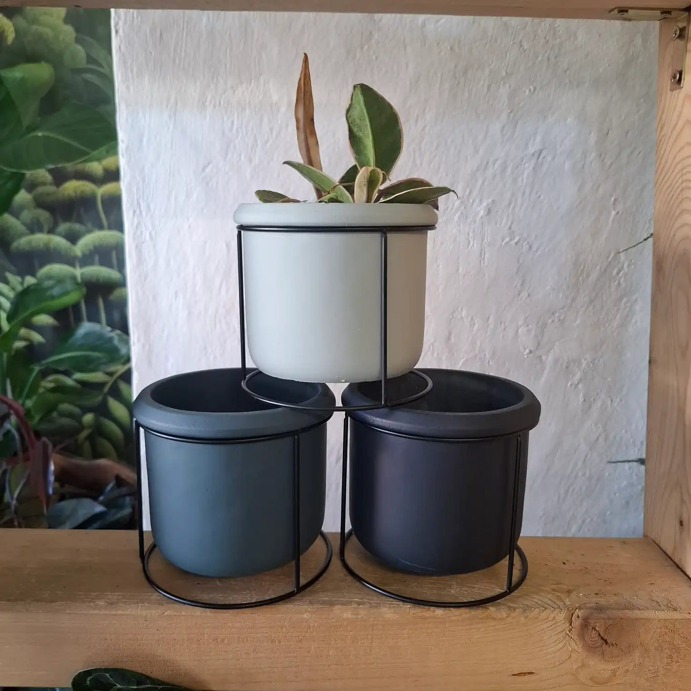 Kvetináč Vandel s kovovým podstavcom