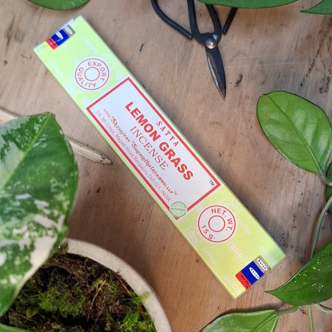 Vonné tyčinky Satya Lemon grass / Citrónová tráva