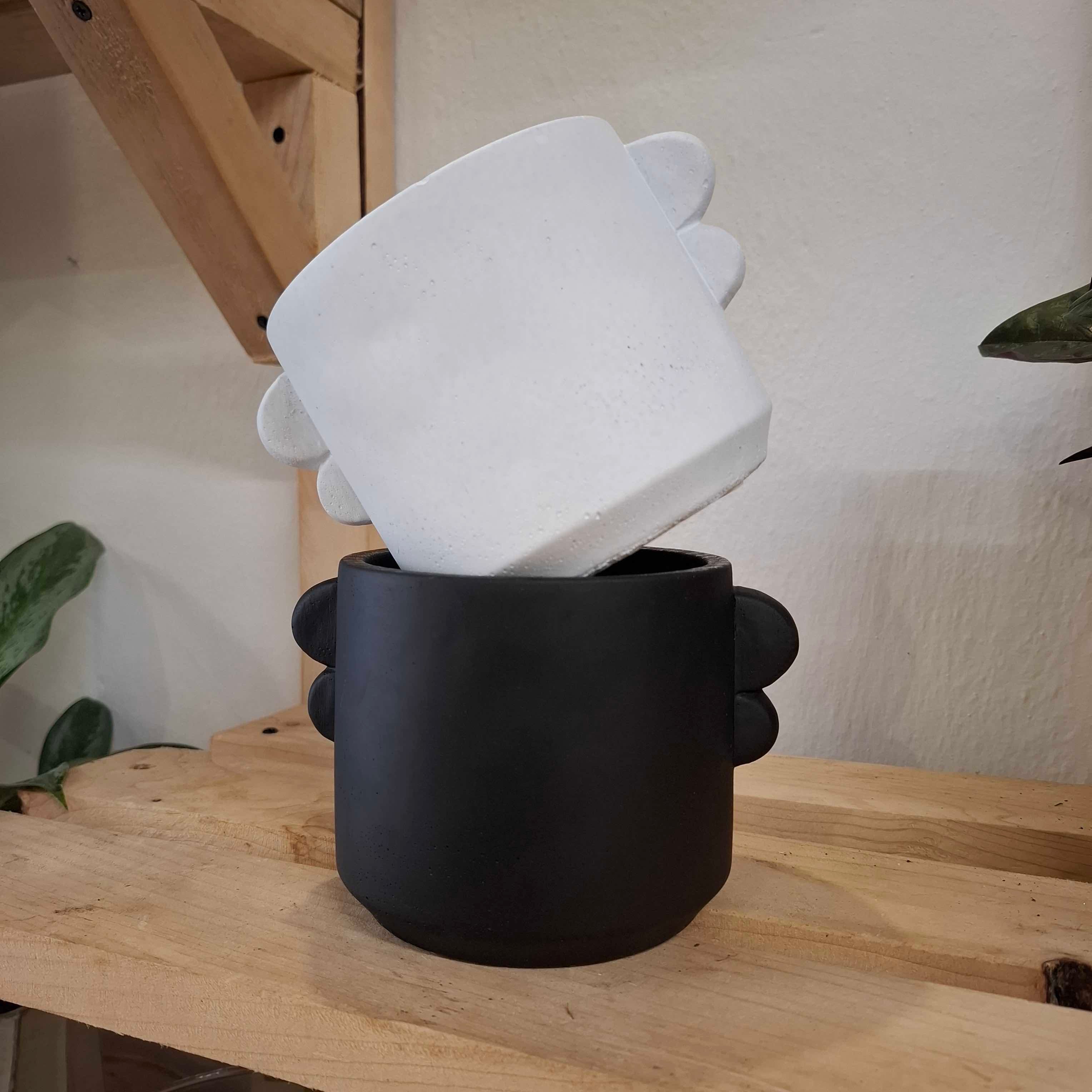 Kvetináč Uši